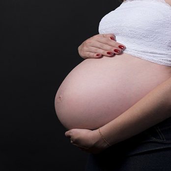 Πόσες έγκυες και λεχώνες νόσησαν από CoViD το 2021 – Οι 5 έχασαν τη ζωή τους [πίνακας] cover image