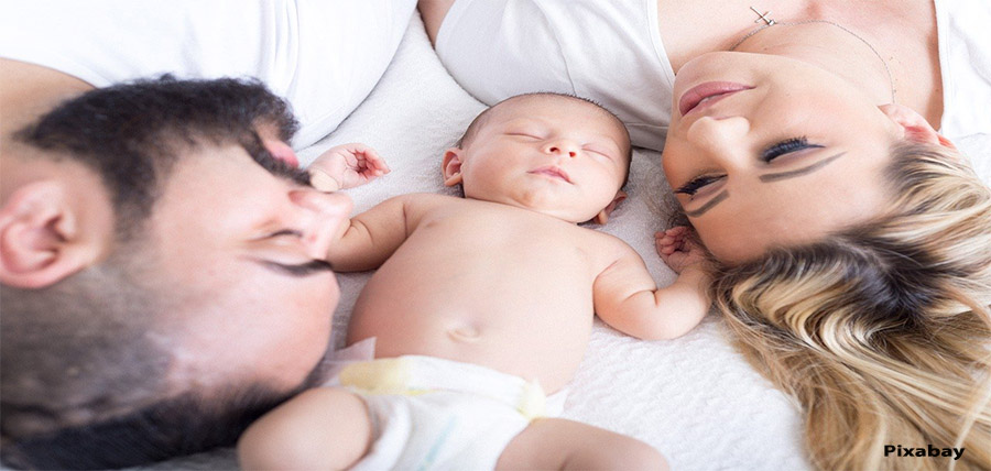 Κορωνοϊός και νεογέννητο στο σπίτι: όλα όσα χρειάζεται να γνωρίζεις! article cover image