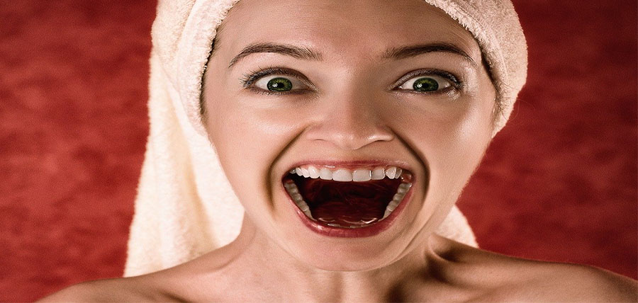 Τι σοβαρό μπορεί να κρύβει η κακοσμία του στόματος; article cover image