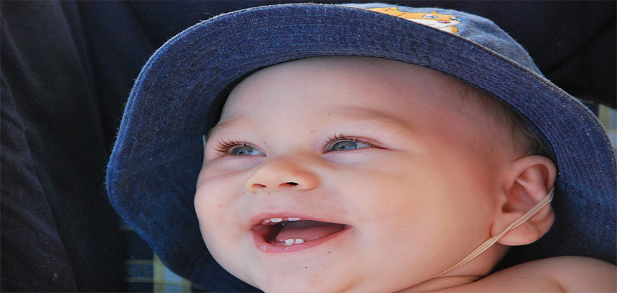 Πότε βγάζουν δόντια τα μωρά; article cover image